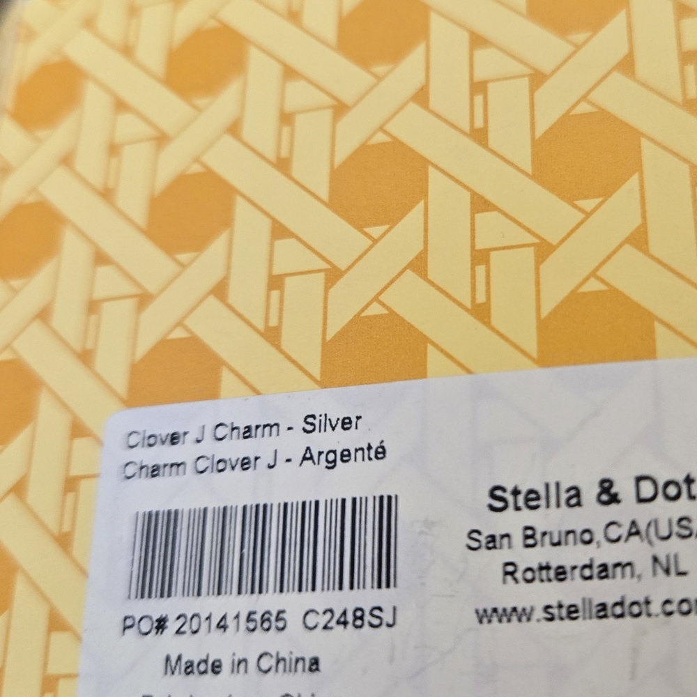 Stella & Dot Clover J Silver Charm - Picture 2 of 4